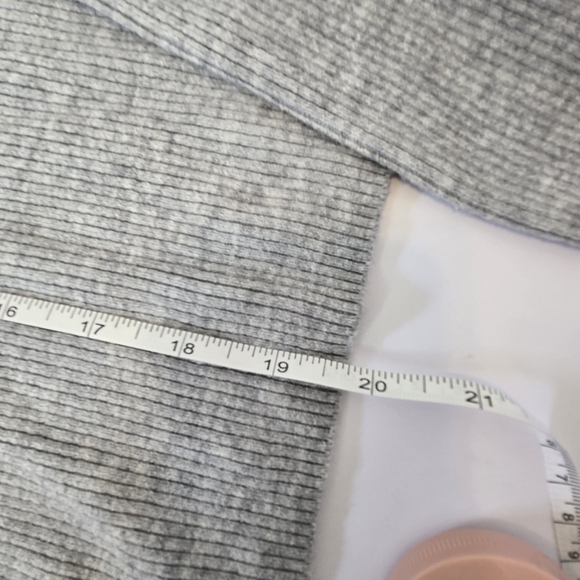 Abound Women's Gray Sweater Size XL NWT - Picture 6 of 8